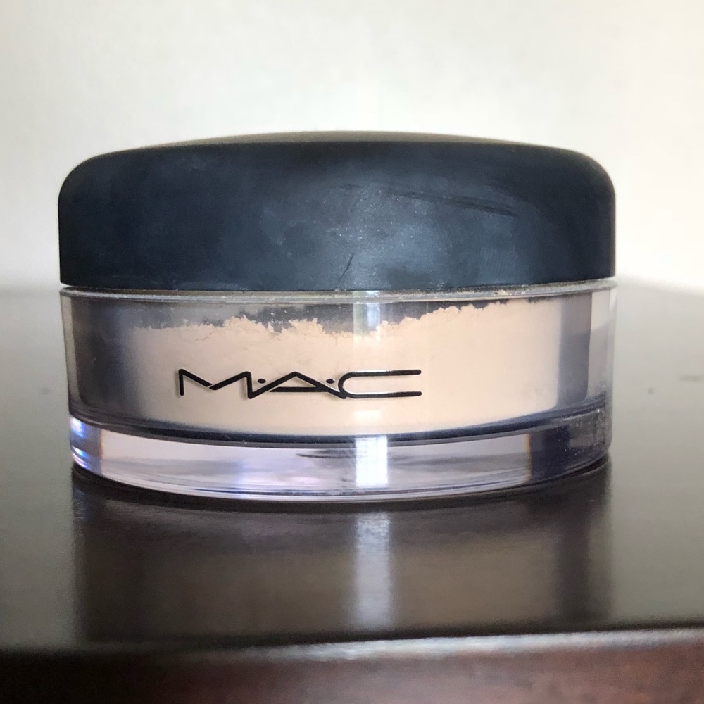 Studio fix perfecting powder shade extra light